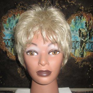 Wig for Women SHORT Fibre Synthetic BLONDE 6"(+/- 1")
